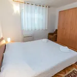 شقة Linda Primošten
