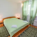 Apartment Linda Primošten