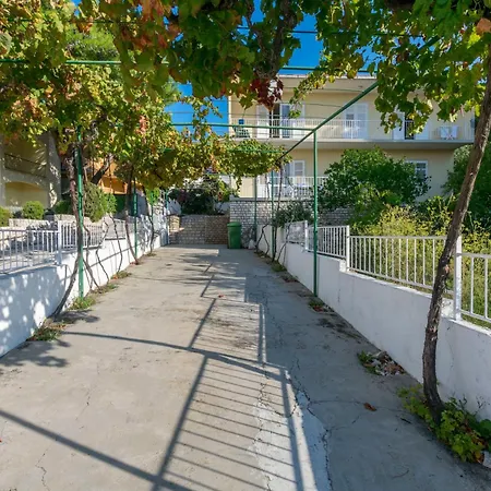 Apartment Linda Primošten